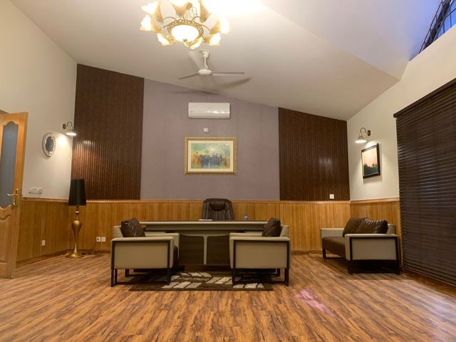 Consultant's office
